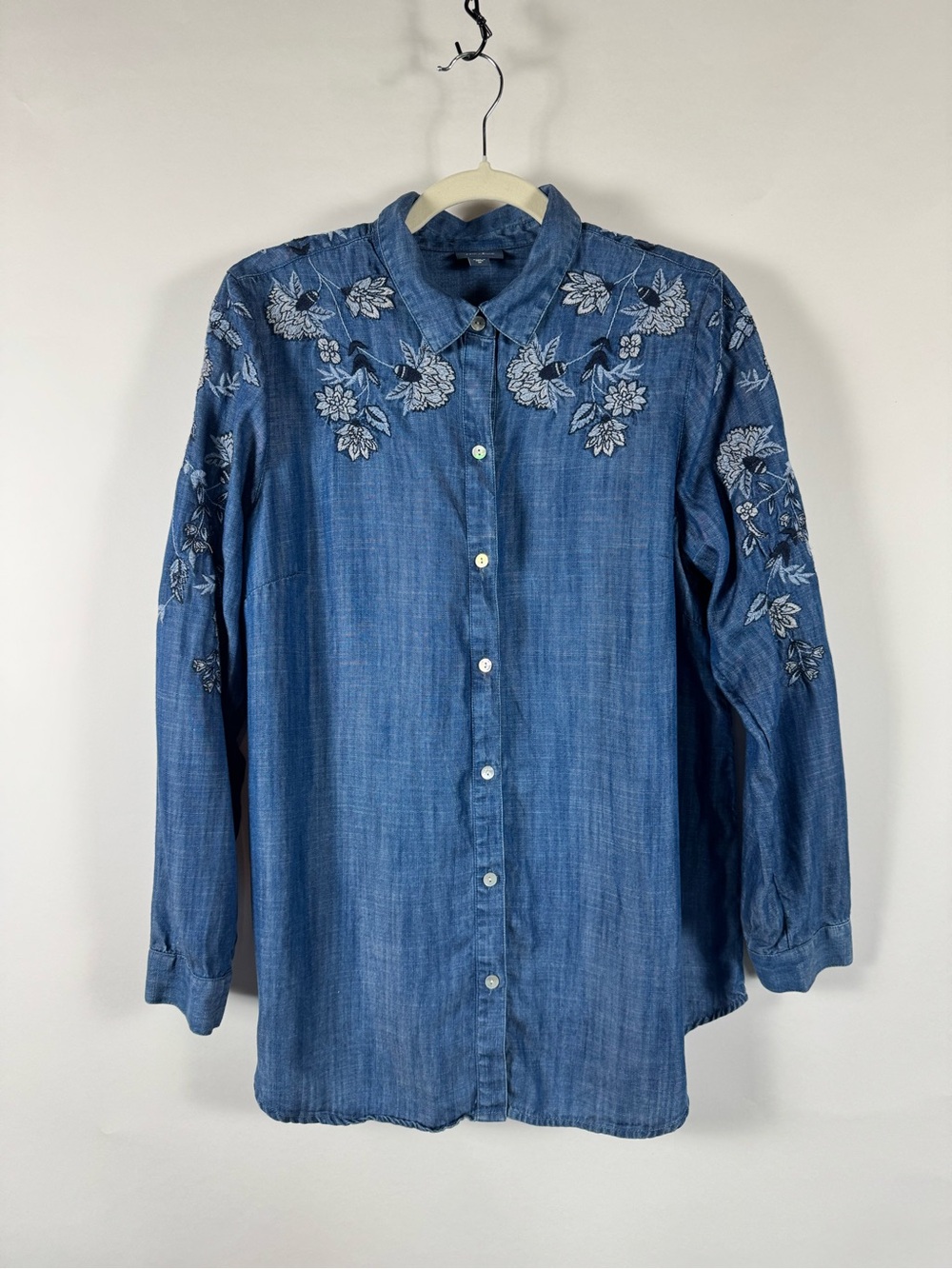 J.Jill Denim Embroidered Chambray Button Front Shirt Medium Floral Boho Western